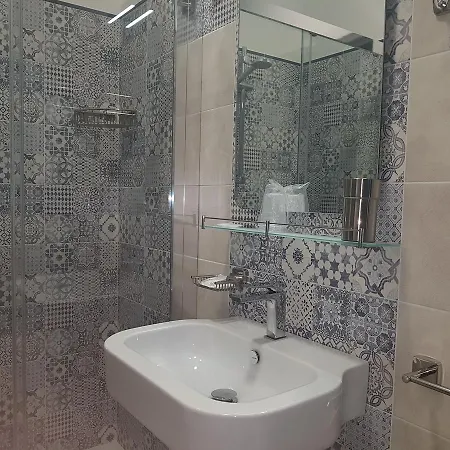 לינה וארוחת בוקר Aloe Comfort 4*